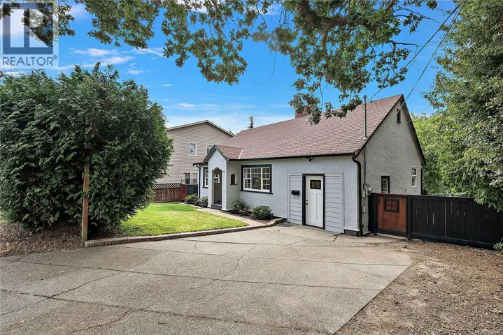 813 Portage Rd, Saanich, British Columbia V8Z1L7