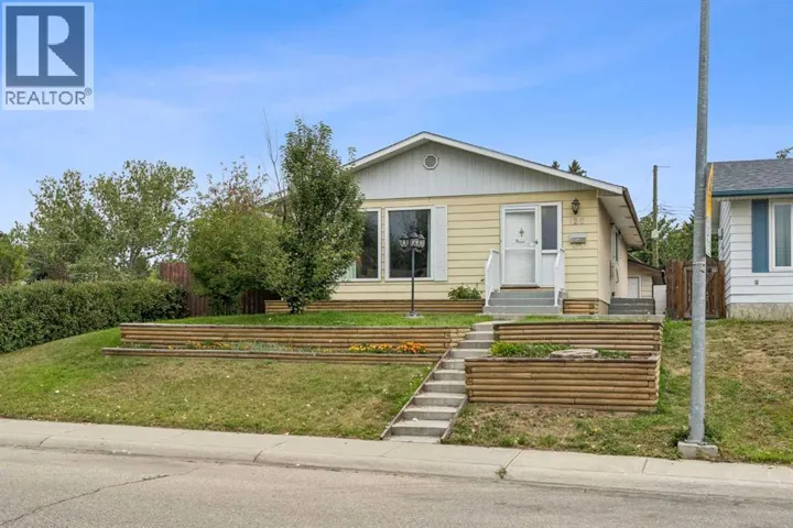 120 Huntington Green NE, Calgary, Alberta T2K5A6