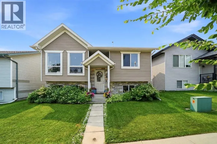 59 Wildrose Drive, Sylvan Lake, Alberta T4S2L1