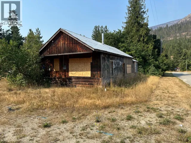 315 Fletcher Avenue, Slocan, British Columbia V0G2C0