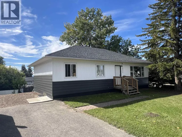 10515 104 AVENUE, Fort St. John, British Columbia V1J8E1
