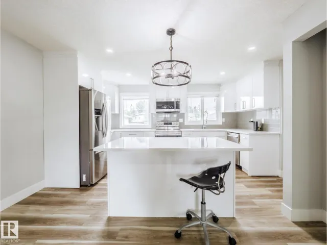 15011 59 ST NW, Edmonton, Alberta T5A1Y6