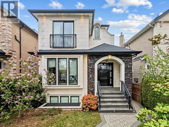 4555 W 9TH AVENUE, Vancouver, British Columbia V6R2E2