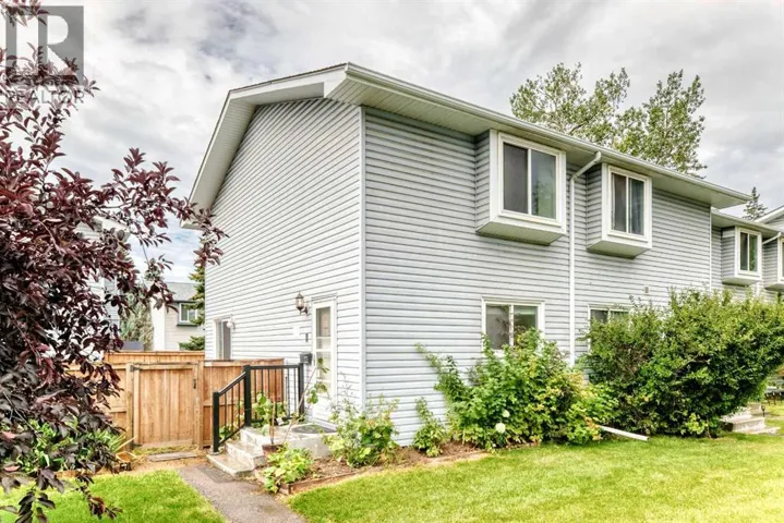 11, 4810 40 Avenue SW, Calgary, Alberta T3E1E5