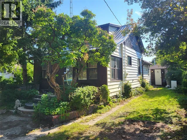 19 MONK STREET, Point Edward, Ontario N7V1M5