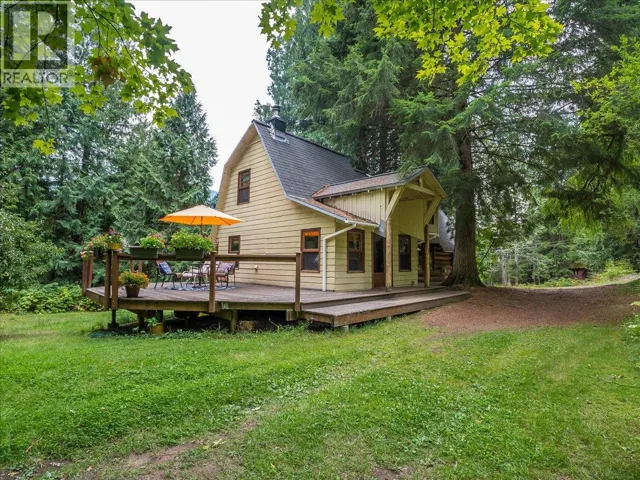 7720 AVIS Road, Winlaw, British Columbia V0G2J0