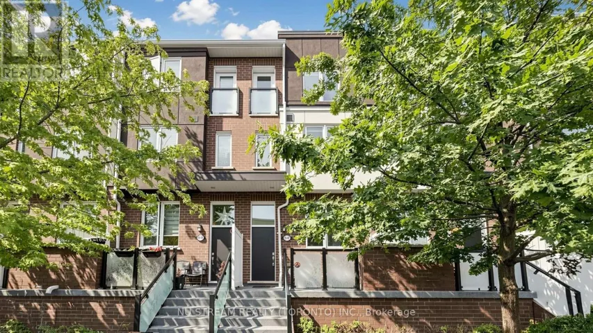 15 HERON PARK PLACE, Toronto (West Hill), Ontario M1E0B8