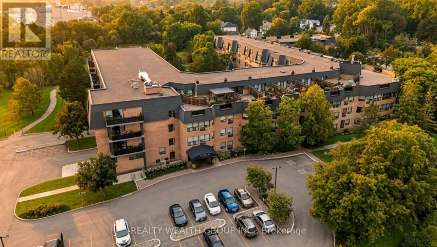 L3Y8C2 - 155 MAIN STREET N, Newmarket (Bristol-London), Ontario L3Y8C2