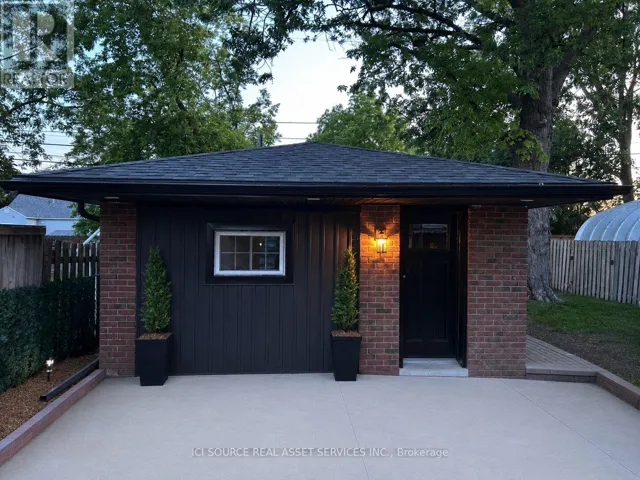 2 - 1911 FRANCOIS ROAD, Windsor, Ontario N8W4S9
