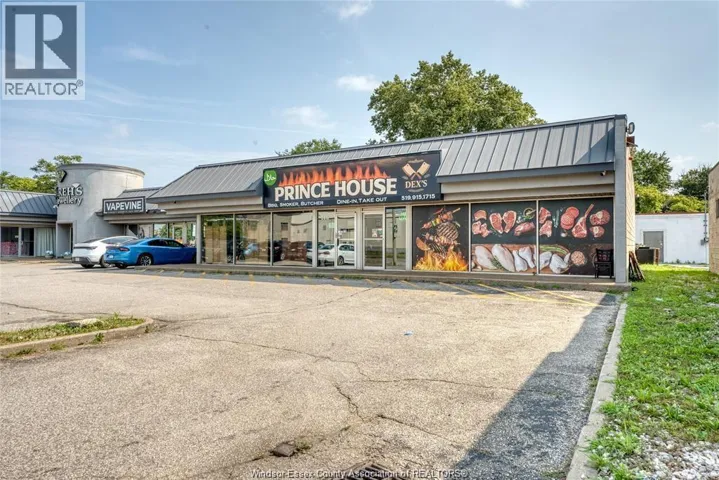 2814 HOWARD AVENUE, Windsor, Ontario N8X3Y2