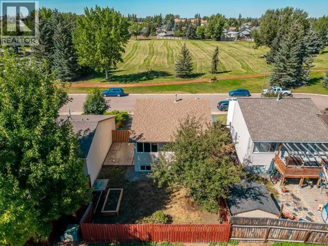 8 Columbia Bay W, Lethbridge, Alberta T1K5A7