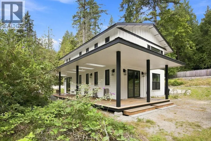 1535 MARGARET ROAD, Roberts Creek, British Columbia V0N2W2