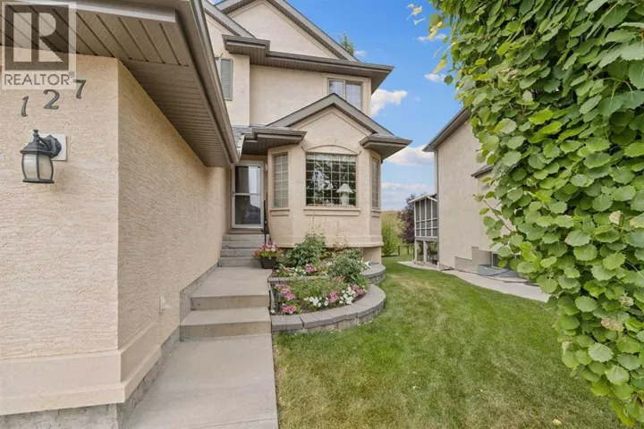 127 Edgeridge Close NW, Calgary, Alberta T3A6K4