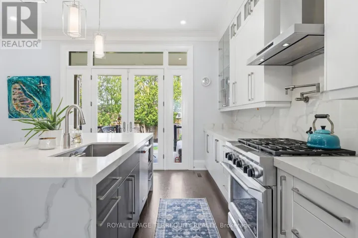 130 EDGECROFT ROAD, Toronto (Stonegate-Queensway), Ontario M8Z2C3