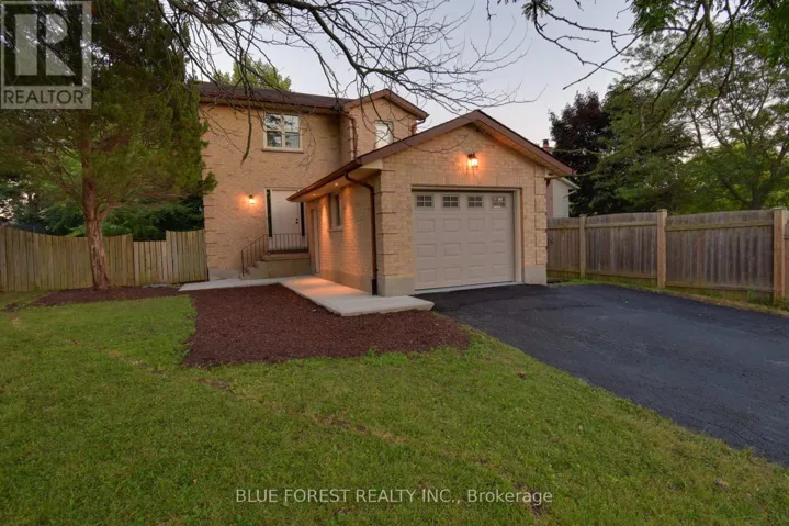 1048 MAHOGANY ROAD, London North (North P), Ontario N6H2W5