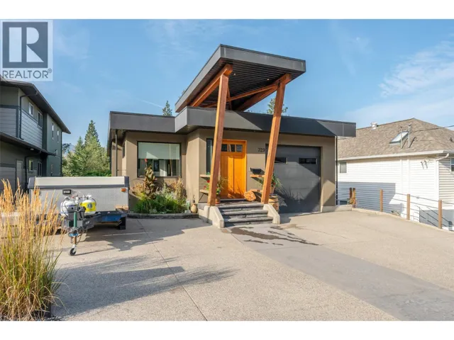 729 CREEKSIDE Road, Penticton, British Columbia V2A2C5
