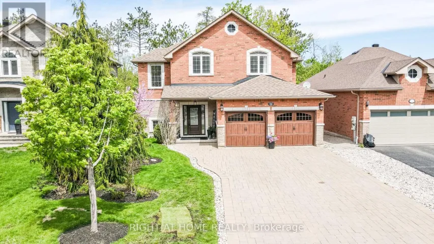 26 STAPLETON PLACE, Barrie (Ardagh), Ontario L4N5Z3