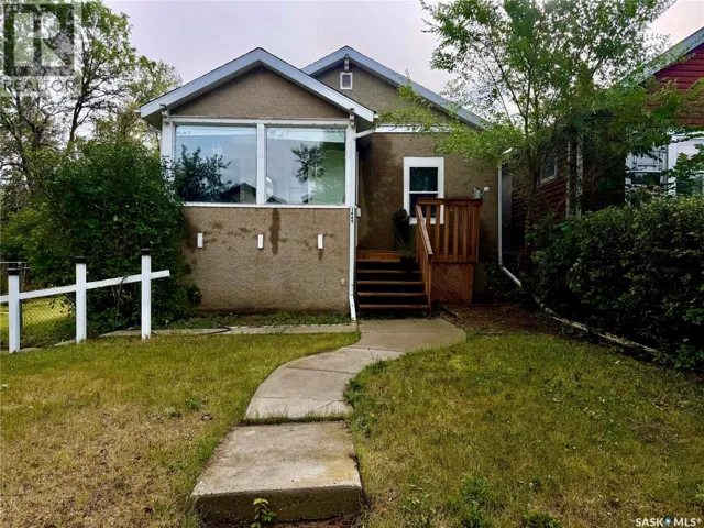 1449 MCINTOSH STREET, Regina, Saskatchewan S4T5C4