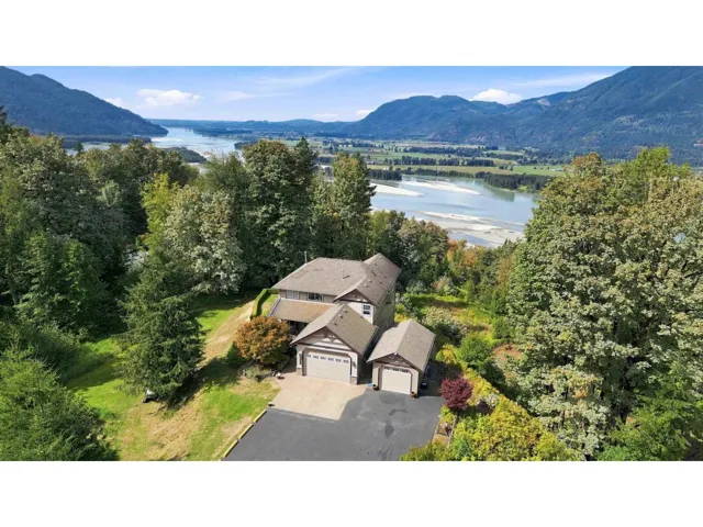 43251 SALMONBERRY DRIVE, Chilliwack Mountain, Chilliwack, British Columbia V2R4A4