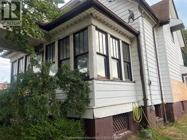 22 PARK AVENUE West, Chatham, Ontario N7M1V9
