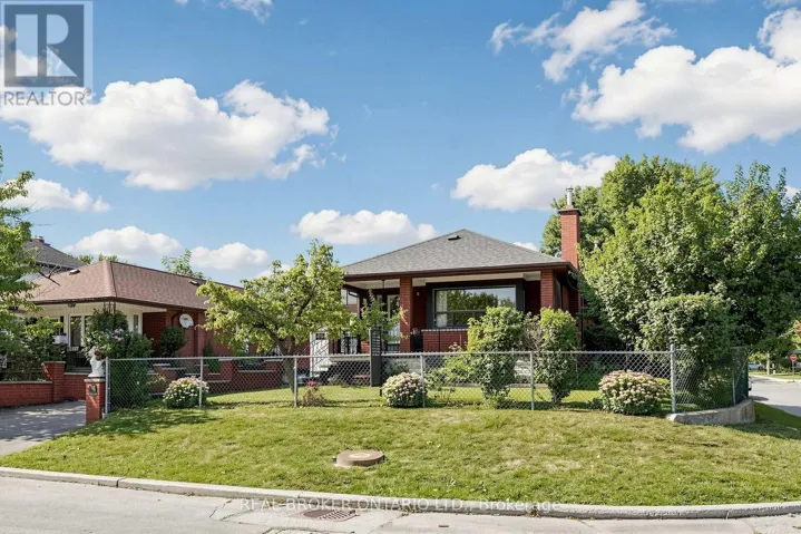 2 DORKING CRESCENT, Toronto (Downsview-Roding-CFB), Ontario M3M2B6