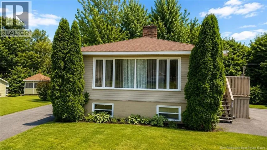 1075 Daniel Drive, Bathurst, New Brunswick E2A3X6