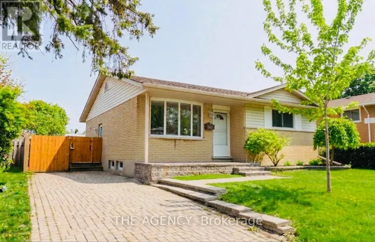 615 DOGWOOD LANE, Waterloo, Ontario N2L4Y2