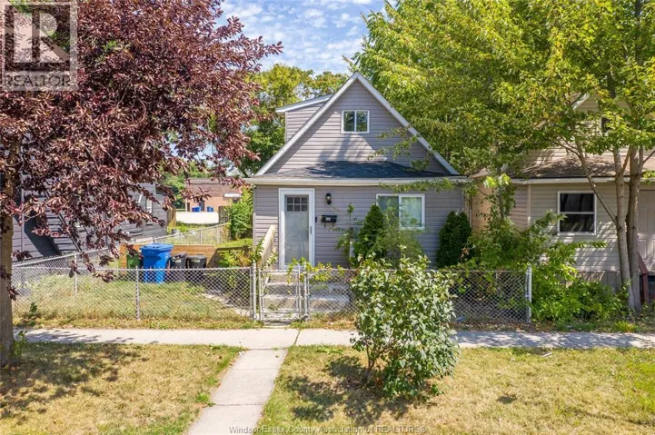 942 MAISONVILLE, Windsor, Ontario N8Y3R9