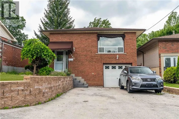 1262 UPPER GAGE Avenue, Hamilton, Ontario L8W1E4