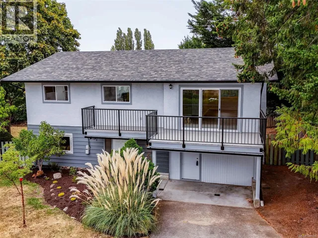 4468 Fairmont Pl, Saanich, British Columbia V8N4R3