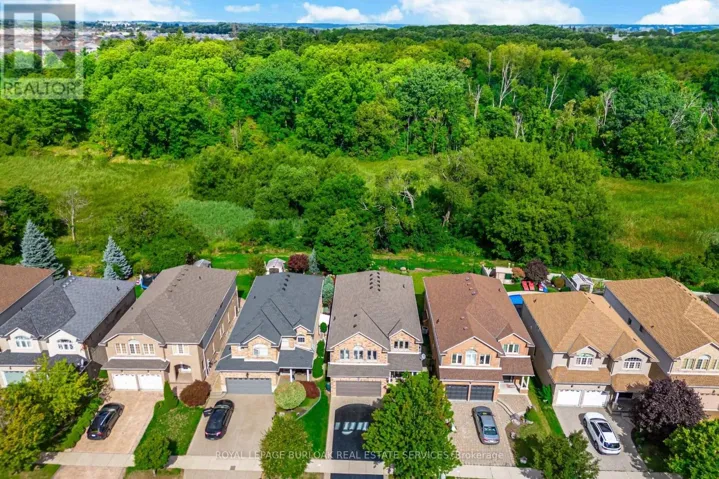 84 MEADOWBANK DRIVE, Hamilton (Falkirk), Ontario L9B2Y1