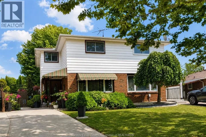 9870 LYNNGROVE, Windsor, Ontario N8R1B9
