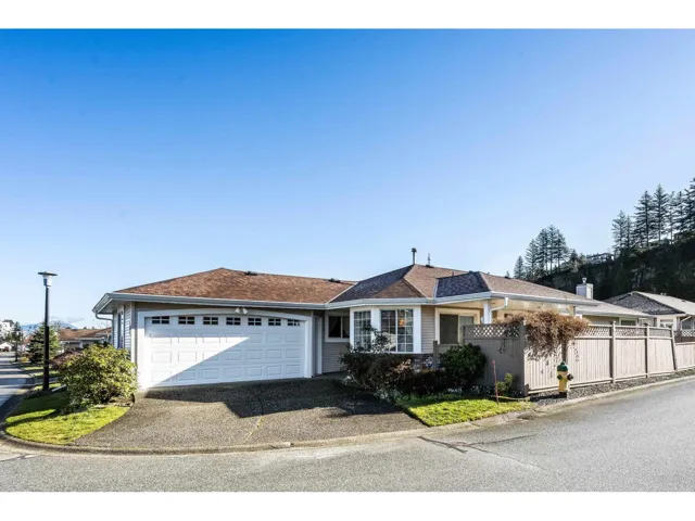 215 6001 PROMONTORY ROAD, Sardis South, Chilliwack, British Columbia V2R3E3