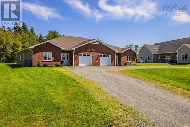 144-146 VILLAGE LINE Avenue, Valley, Nova Scotia B2N0J3