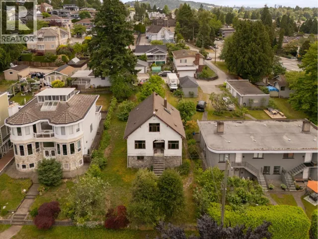 380 DELTA AVENUE, Burnaby, British Columbia V5B3C5