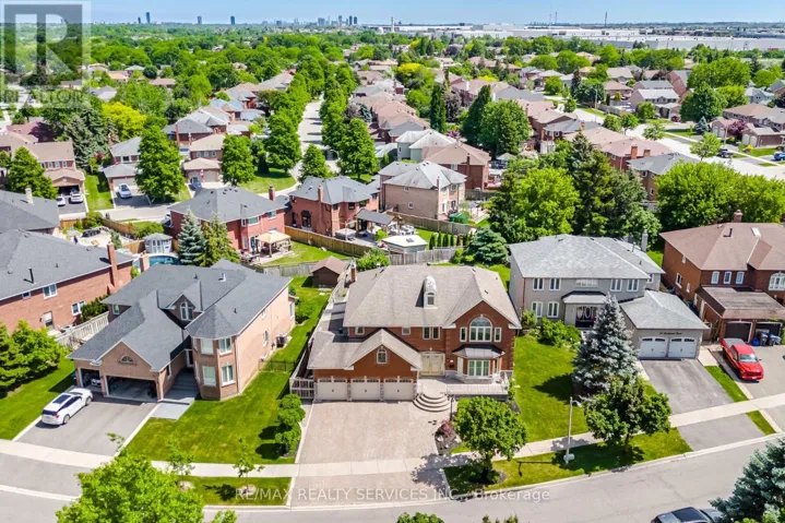 36 SHADYWOOD ROAD, Brampton (Heart Lake West), Ontario L6Z4M1