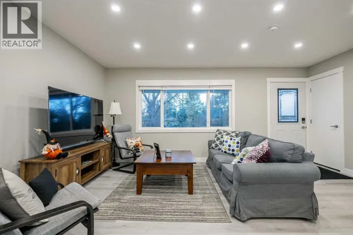 471 Northmount Drive NW, Calgary, Alberta T2K3J1