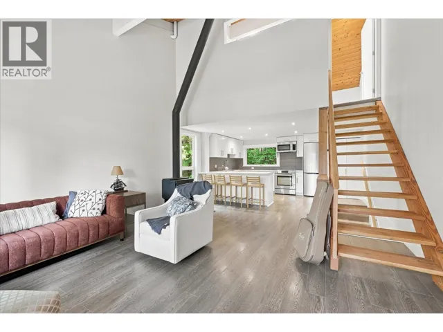 3015 ALPINE CRESCENT, Whistler, British Columbia V8E0B8