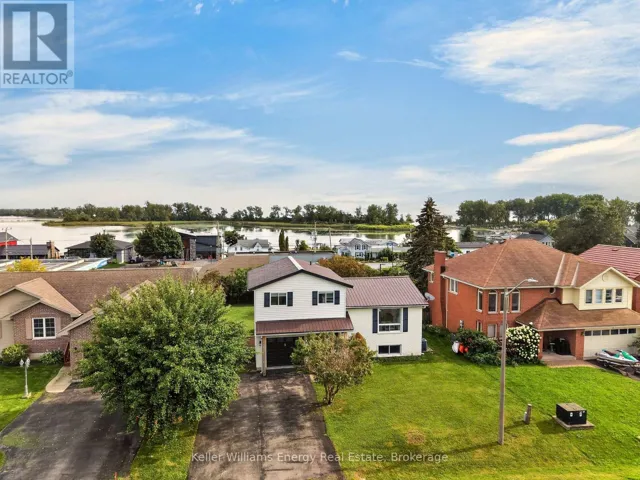 5 HARBOURVIEW CRESCENT, Prince Edward County (Wellington Ward), Ontario K0K3L0