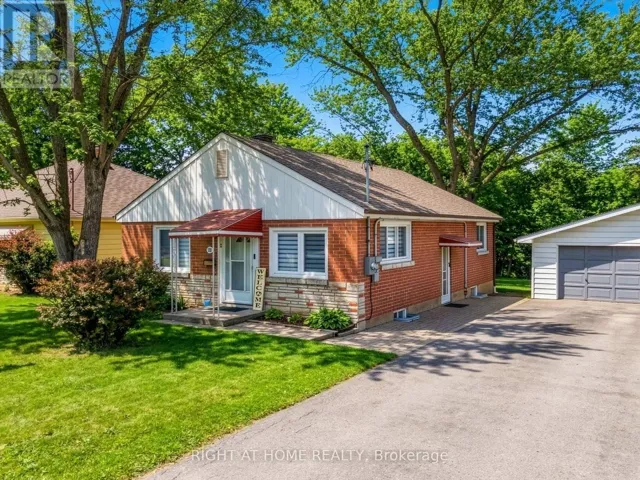 735 SRIGLEY STREET, Newmarket (Gorham-College Manor), Ontario L3Y1X6