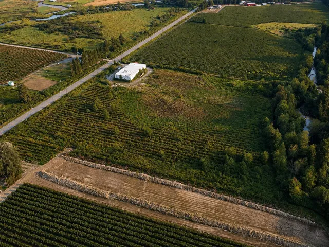 11185 FARMS ROAD, Mission, British Columbia V2V4J1