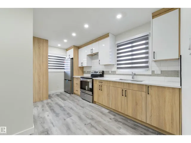 8019 141 AV NW, Edmonton, Alberta T5C2N8