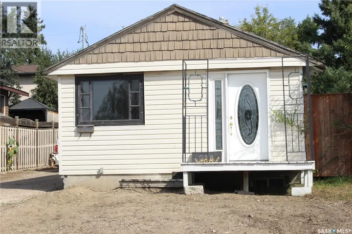 928 Fairford STREET E, Moose Jaw, Saskatchewan S6H0G4