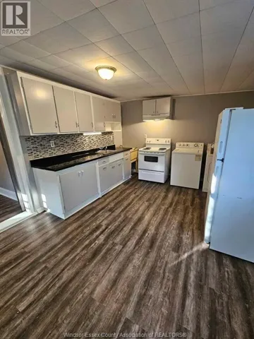 4275 WYANDOTTE East Unit# 2, Windsor, Ontario N8Y1G8