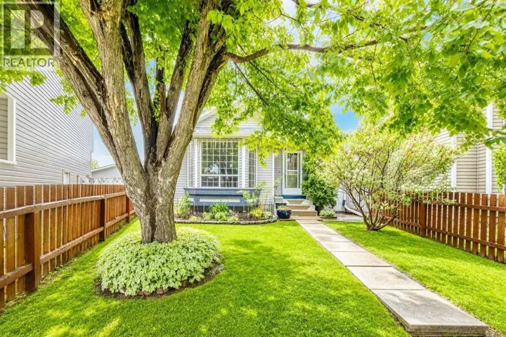16 Martinridge Way NE, Calgary, Alberta T3J3C8