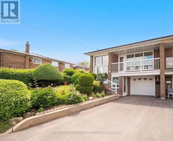 48 SORLYN AVENUE, Toronto (Rustic), Ontario M6L1H8