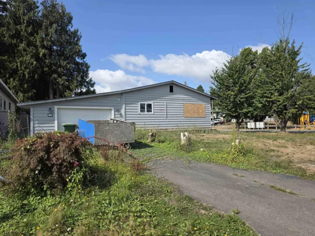 2171 OAKRIDGE CRESCENT, Abbotsford, British Columbia V2T6A8