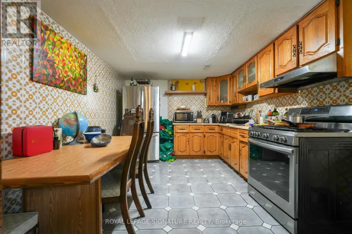 ROOM #3 - 674 ABANA ROAD, Mississauga (Cooksville), Ontario L5A1H4