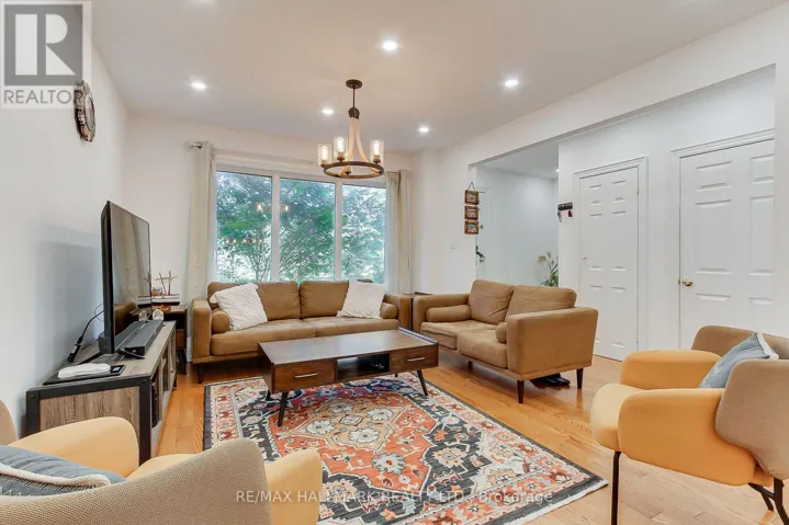 339 NEAL DRIVE, Richmond Hill (Crosby), Ontario L4C3L3