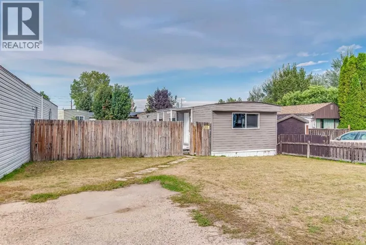 25A, 4000 13 SE, Medicine Hat, Alberta T1B1J3